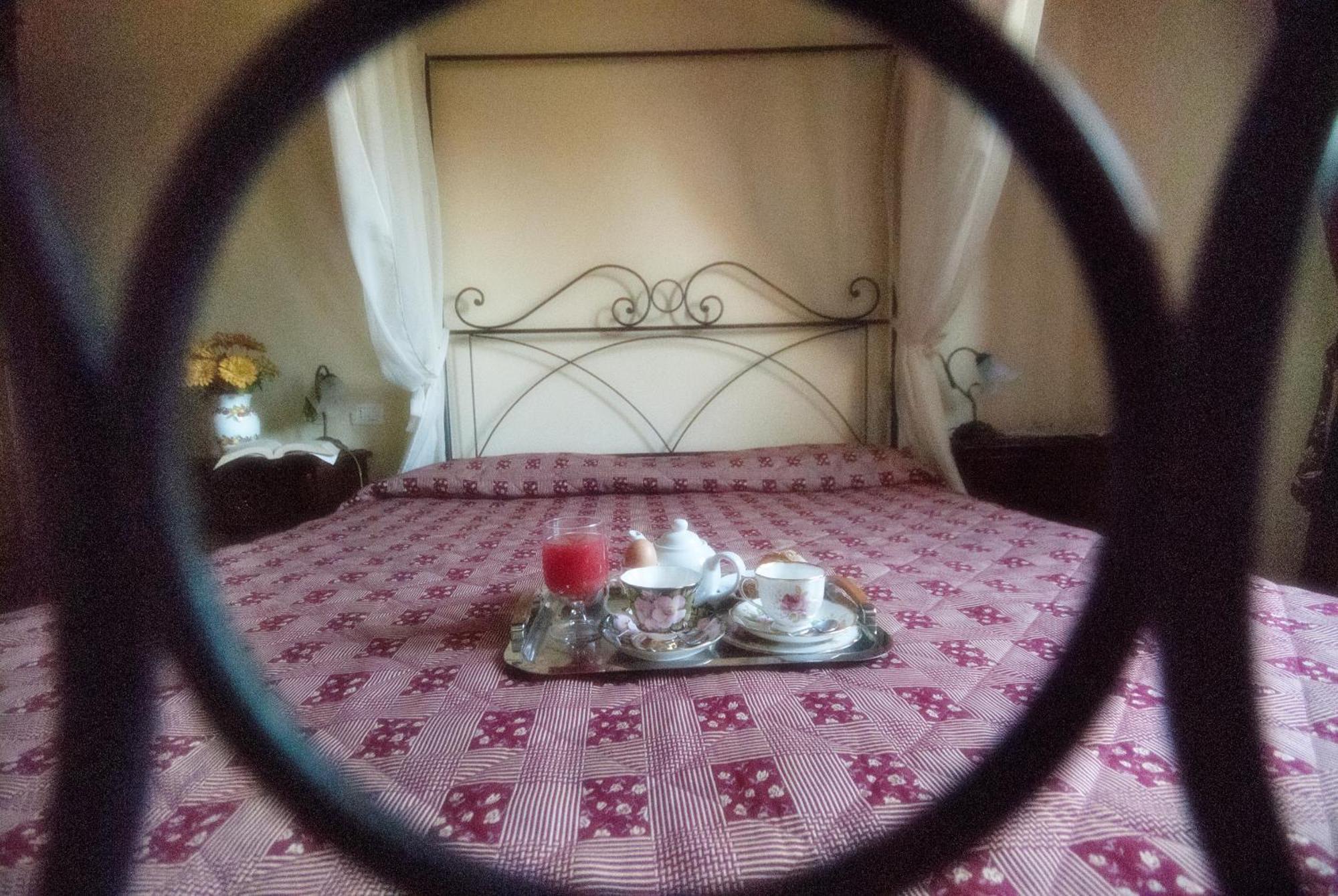 Tenuta Di Forte Sorgnano Gualdo Cattaneo Стая снимка